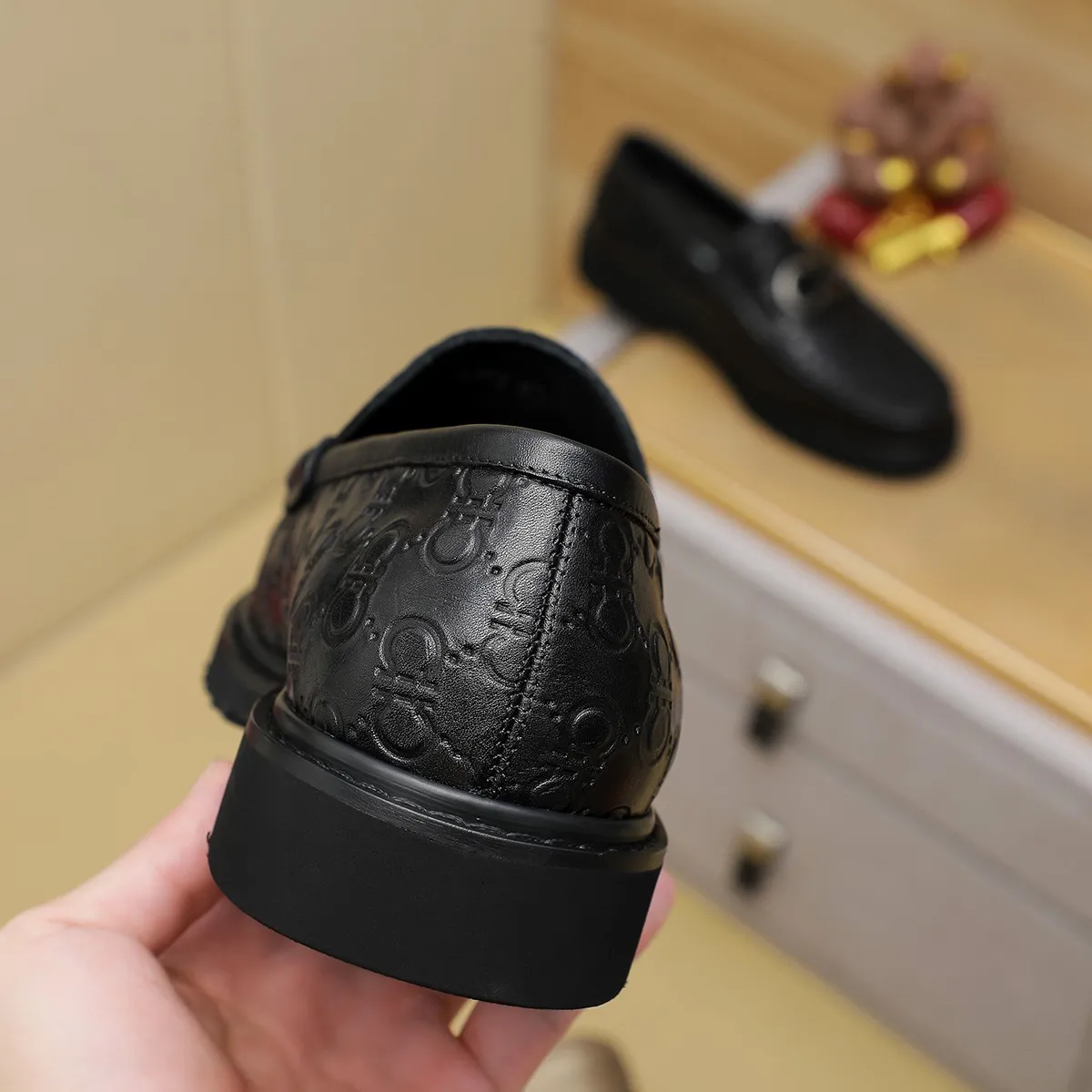 Men's shoes 💰500 Ferragamo [Ferragamo] top imported suit men's shoes 💯Original copy of the official website, product materials: selected imported embossed calfskin + luxury hardware buckle accessories ~ imported water-dyed cow 🐂 leather lining. Strong three-dimensional visual effect, original combination outsole, multiple colors available😘 Size: 38-44 (.45.46.4. Customized)